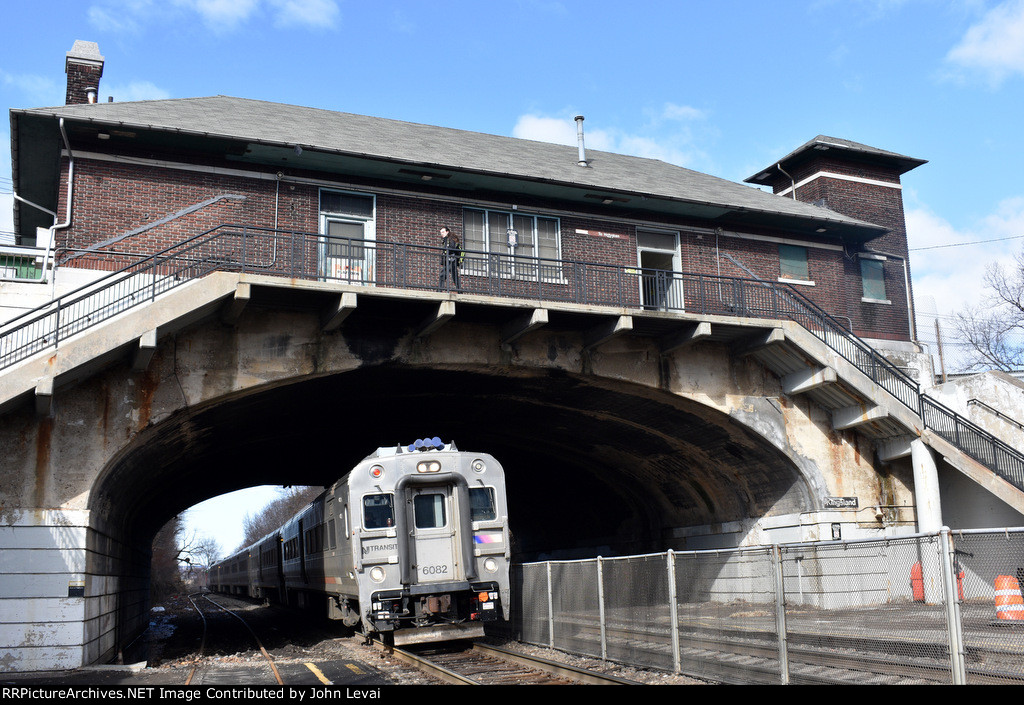 NJT Train # 1710 approaching Kingsland Station with a NJT Comet V Cab Car on the point 